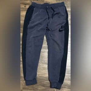 Nike Dark Navy Fleece Jogger Sweatpants Medium (SLIGHTLY STAINED see pictures)